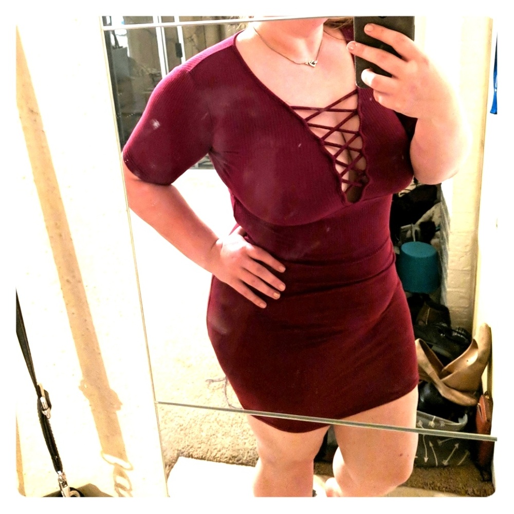 Adara Burgundy Red Bodycon Cleavage Dress